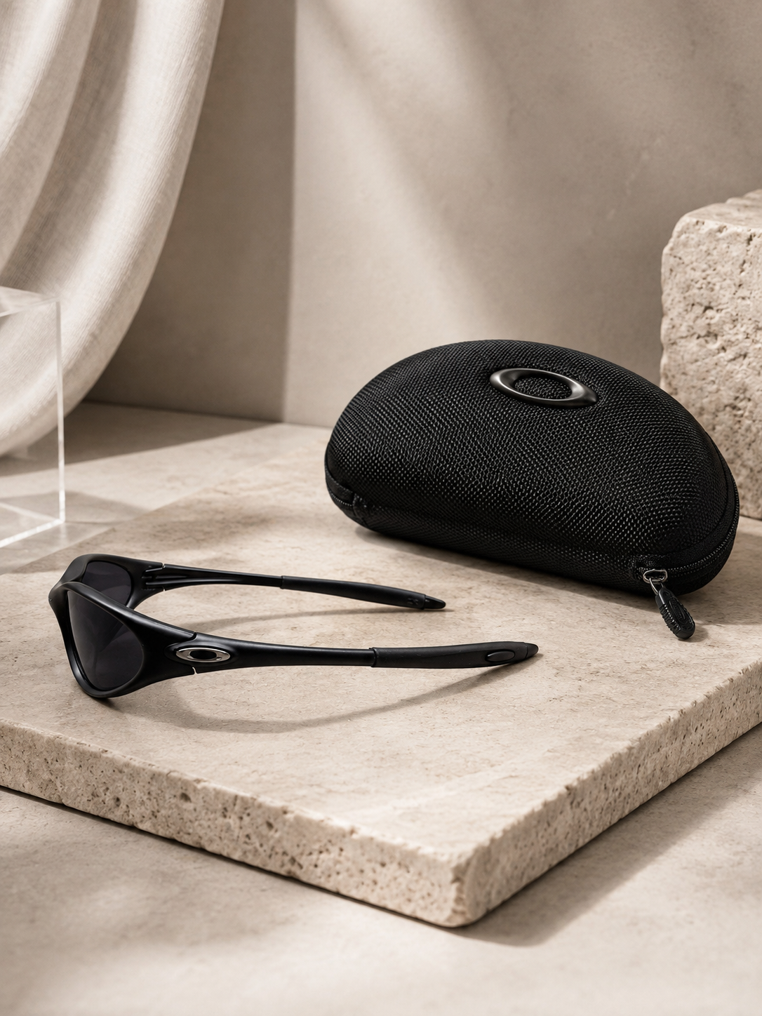 Oakley Minute 1.0 — Matte Black / Black Lens